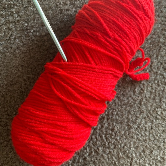 Susan Bates Crotchet  Needle!  with red Yarn! - Picture 8 of 10
